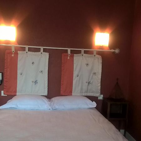 Hotel Restaurant Le Moulin De La Renne Adults Only Proche Zoo De Beauval Thésée エクステリア 写真